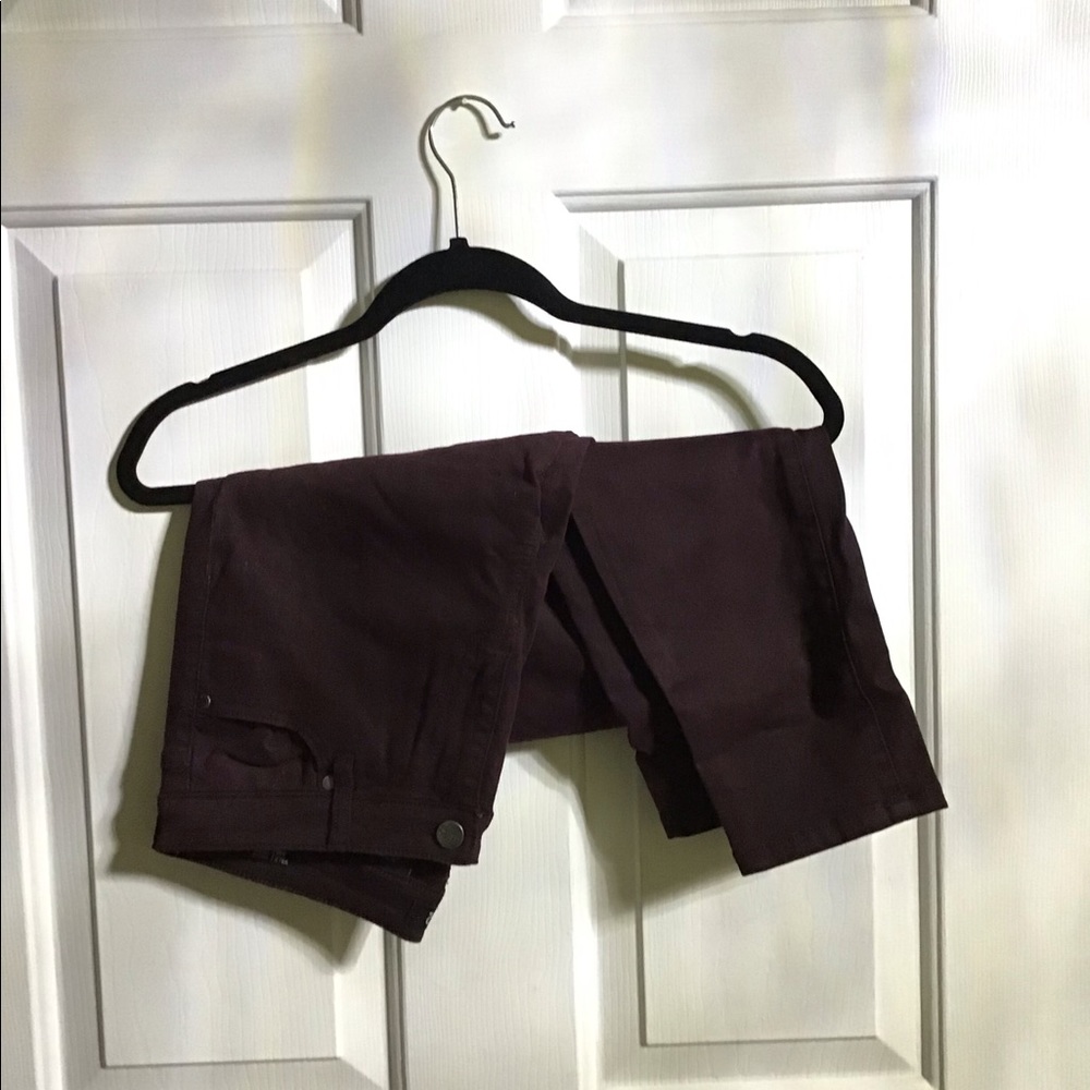 Size 6 jeggings in maroon